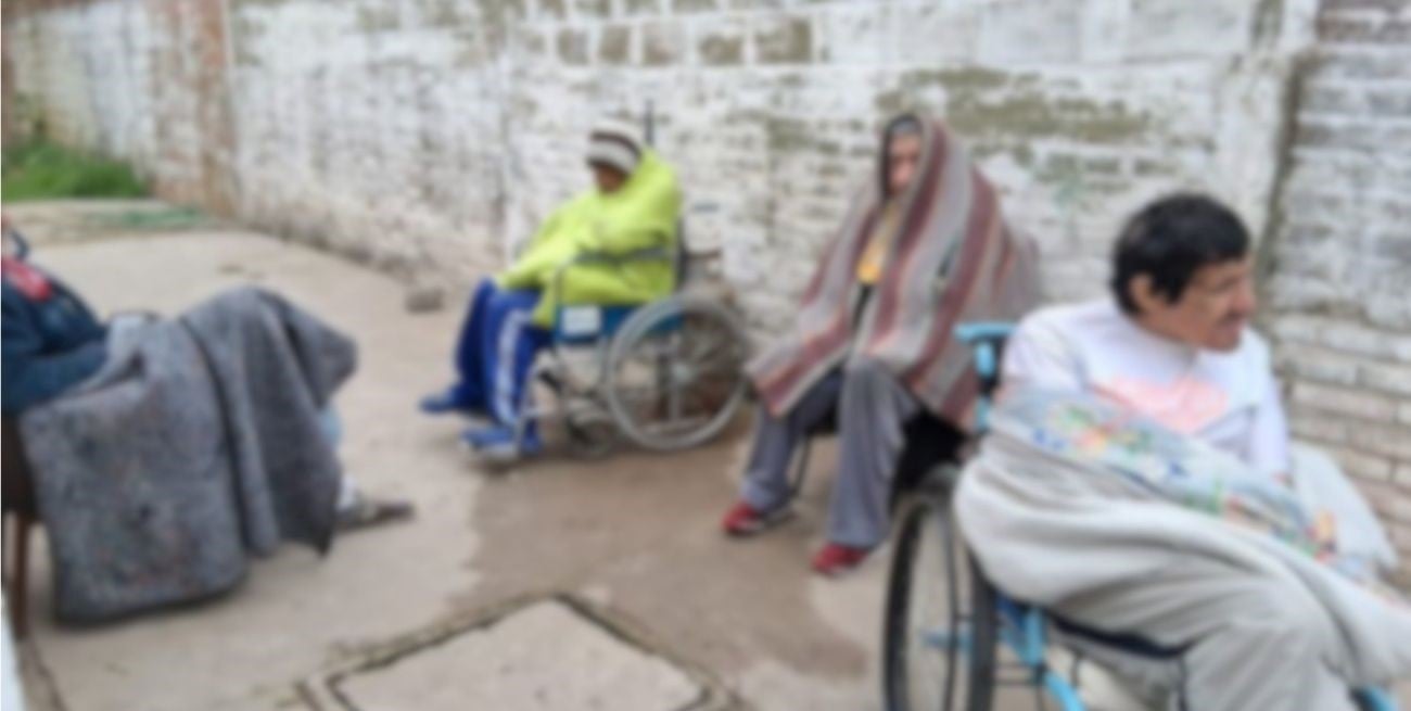 "Los sedaban, les retenían las tarjetas y les comprábamos comida": el duro testimonio de un extrabajador del geriátrico