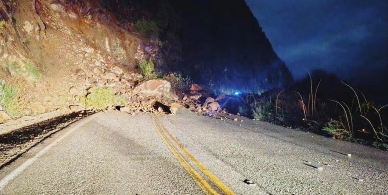 Corte total en la Ruta 40: un derrumbe de piedras bloqueó el Camino de los Siete Lagos