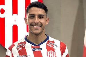 Joaquín Mosqueira firmó su contrato y comenzó a trabajar junto al plantel profesional.