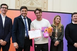 Pullaro presentó a Los Leones como embajadores de los Juegos Suramericanos Santa Fe 2026.