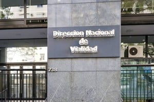 Entre los organismos más afectados, ANSES y Vialidad Nacional encabezaron las disminuciones con una pérdida de 1.265 y 718 puestos respectivamente. Crédito: Gentileza Rodrigo Nespolo/La Nación