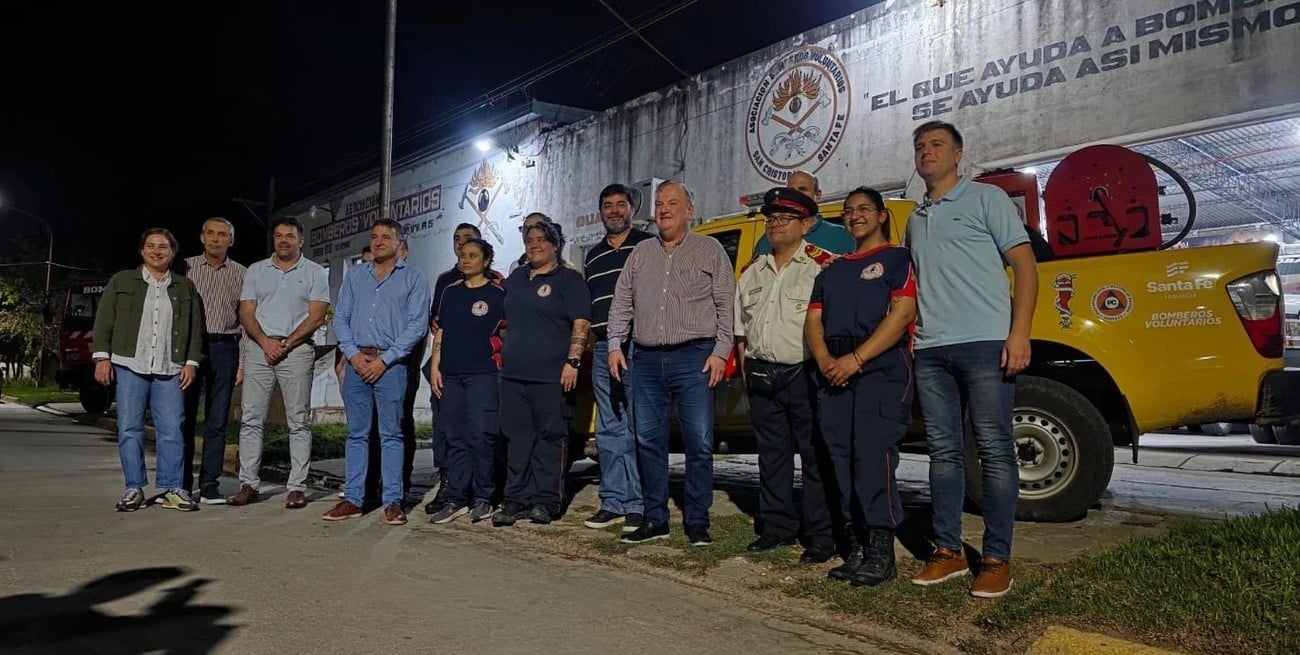Bomberos de San Cristóbal y Suardi recibieron $8 millones para fortalecer su capacidad operativa