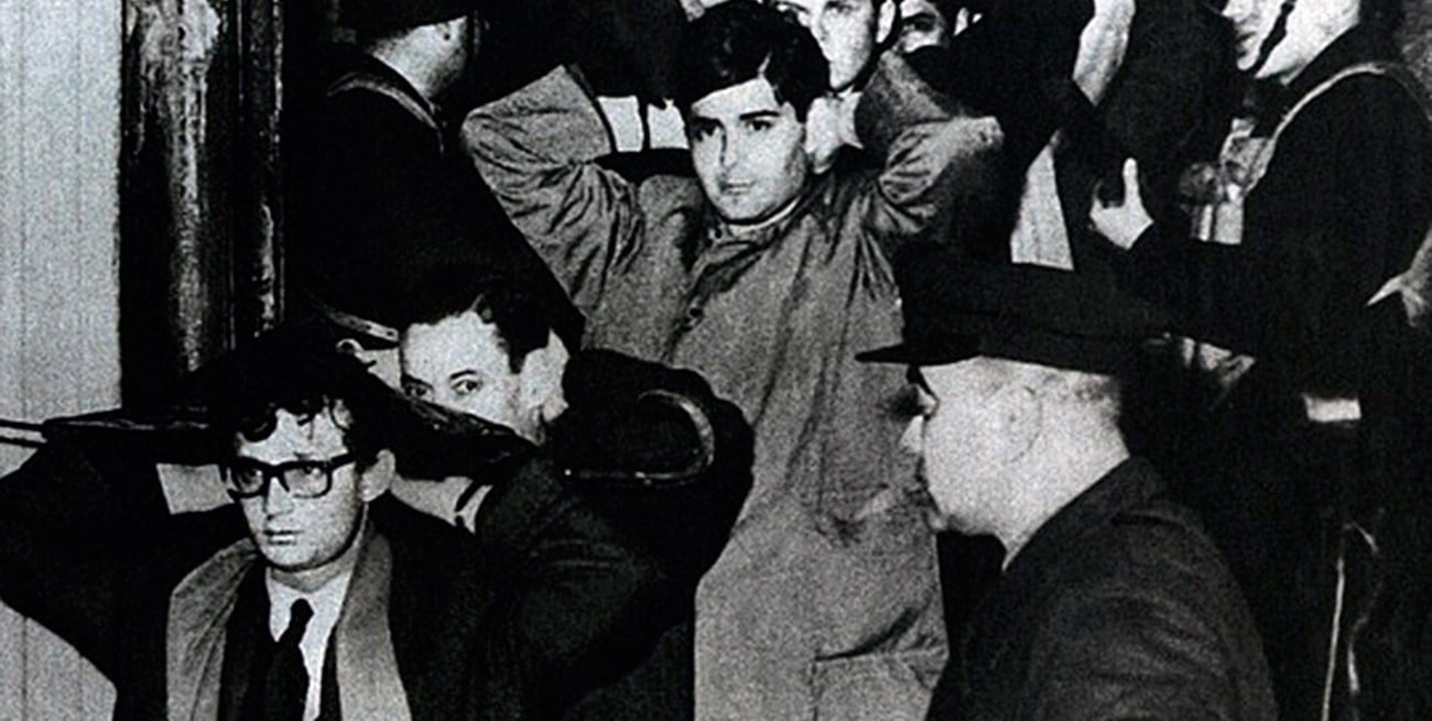 Sesenta años de la noche de los bastones largos