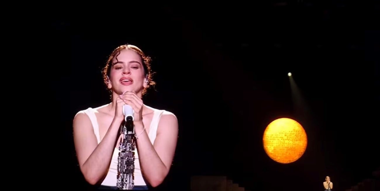 Rosalía pidió disculpas en su primer show en Argentina tras la polémica 