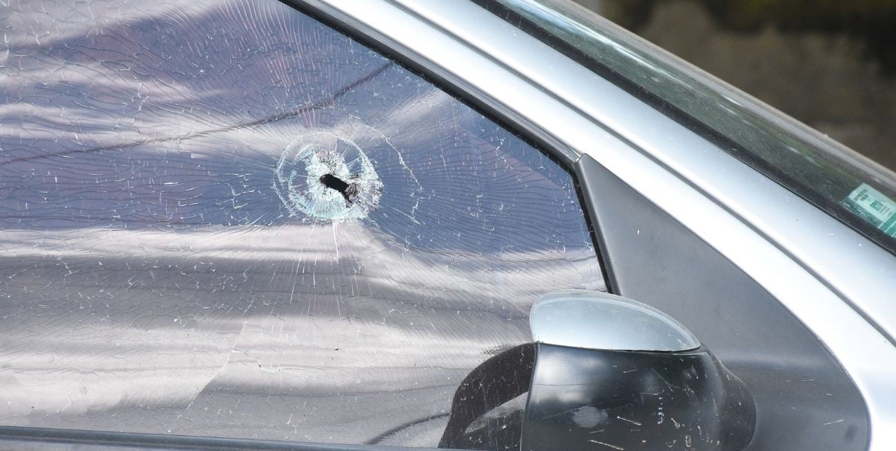Condenaron a más de 16 años de prisión a un hombre que baleó un automóvil con dos ocupantes