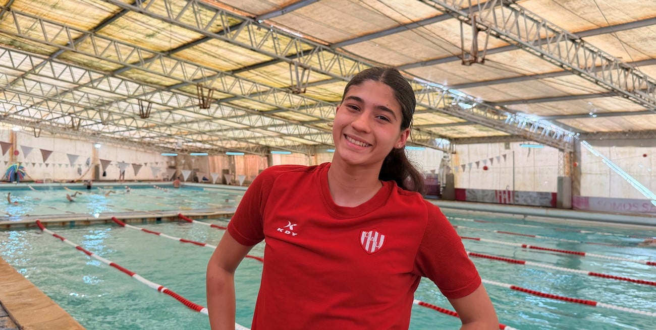 Una santafesina llevará la bandera argentina en una competencia de natación en Chile