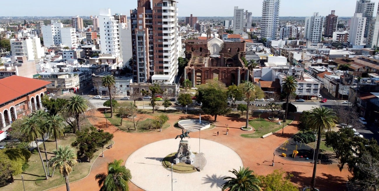 Vecinos y expertos piden "custodiar" el paisaje urbano y patrimonial de la Plaza San Martín