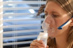 El médico explicó cómo distinguir síntomas de alergias e infecciones.