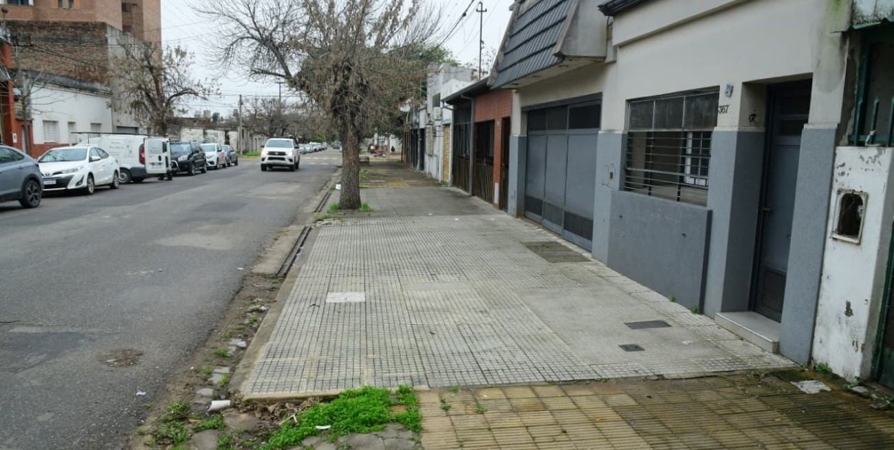 Violento asalto en la casa de un jefe policial: un supuesto delincuente fue herido de bala 
