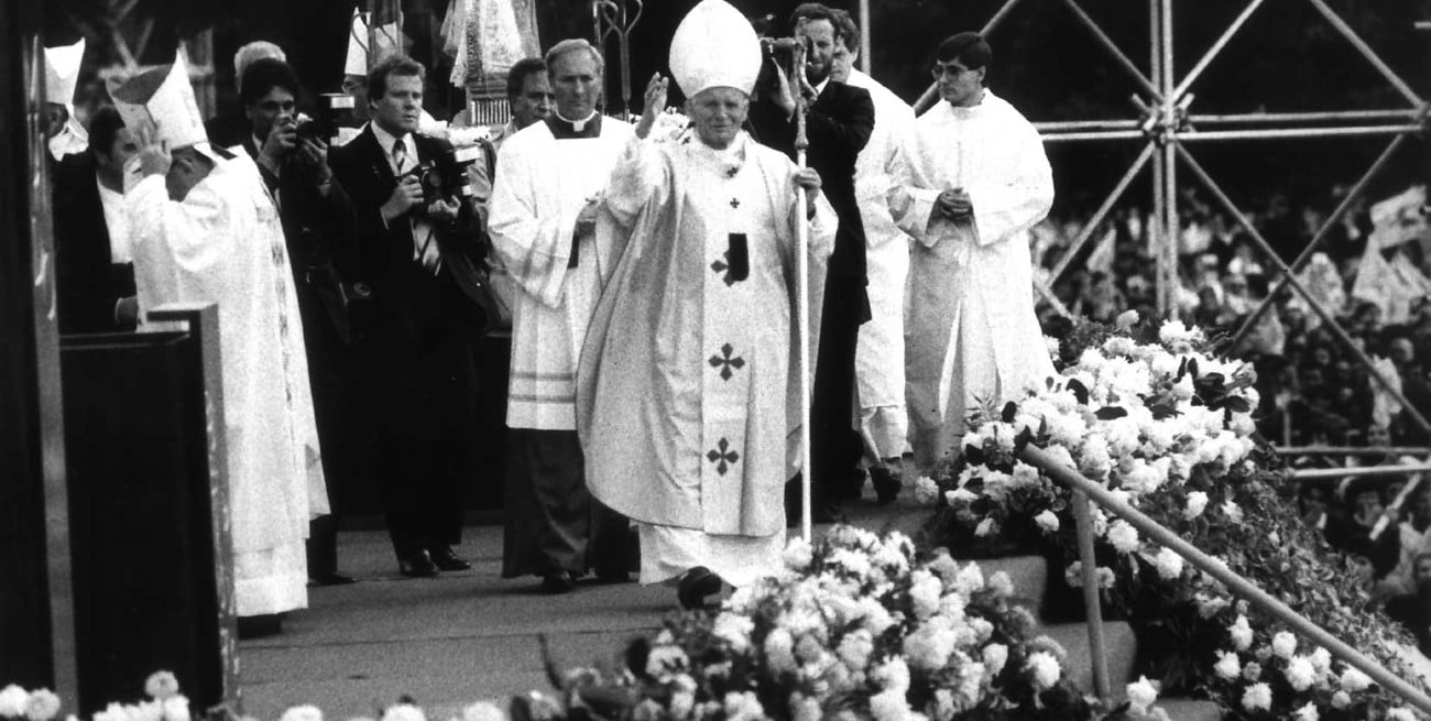 El recuerdo de la llegada de Juan Pablo II a Rosario, a través de las páginas de El Litoral