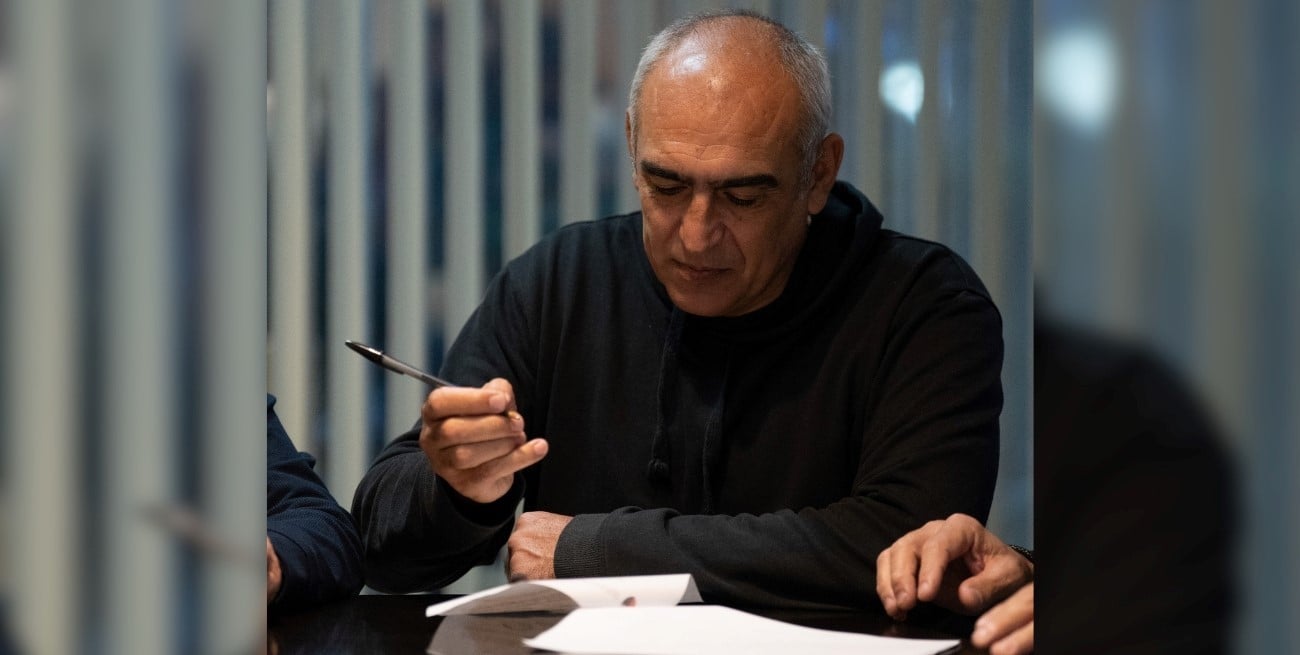 Iván Delfino firmó con Colón y formalizó su segunda etapa