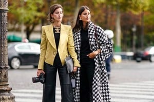 El vichy se adapta a las prendas de abrigo para la temporada fría.