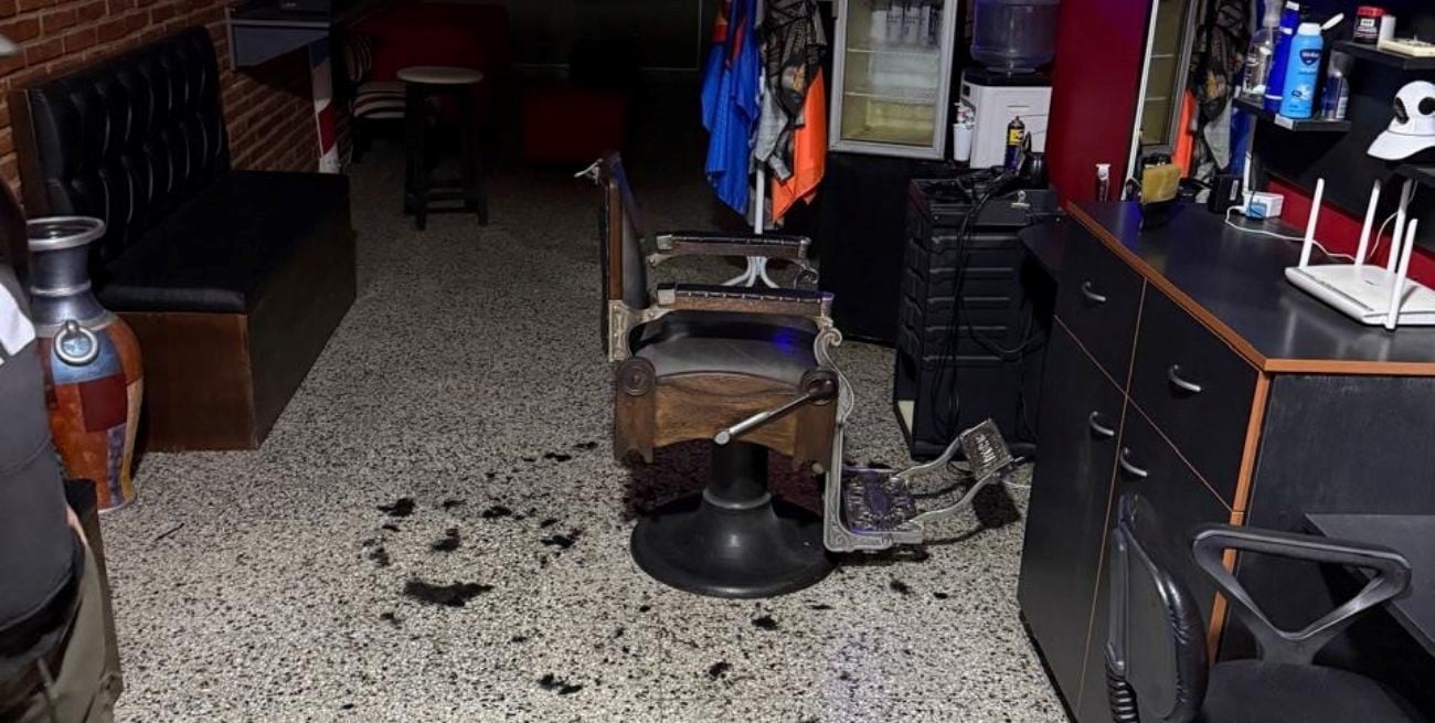Violento asalto a mano armada en una peluquería: maniataron a dos hombres y robaron todo