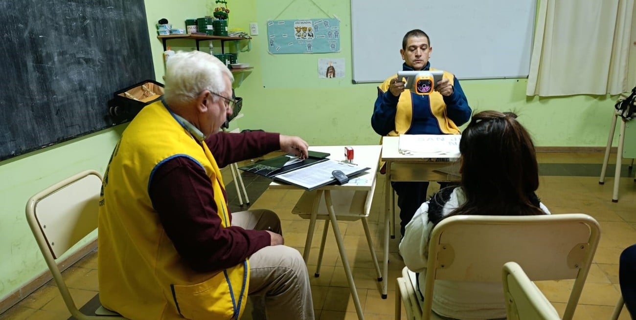 Más de 27 alumnos participaron de una campaña de salud visual impulsada por el Club de Leones