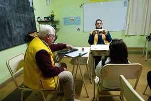 Prevención y servicio: el Club de Leones realizó controles de visión y salud en San Jerónimo Norte y la zona rural