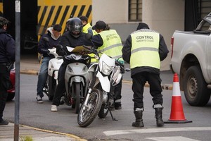 Las multas se actualizan de acuerdo al valor de las naftas. Foto: Fernando Nicola