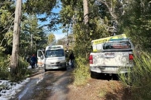 El operativo de rescate contó con la participación de Prefectura, bomberos y personal sanitario.