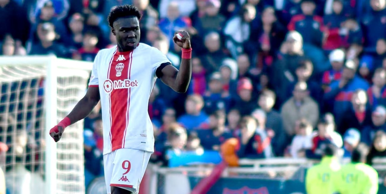 Huracán le ganó a San Lorenzo en el Nuevo Gasómetro luego de 25 años