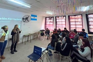 Con talleres en escuelas y jardines, Santa Fe avanza hacia una educación financiera inclusiva, promoviendo decisiones informadas desde la adolescencia hasta la adultez.