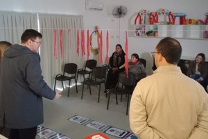 El primer taller brindó herramientas para organizar la economía del hogar.