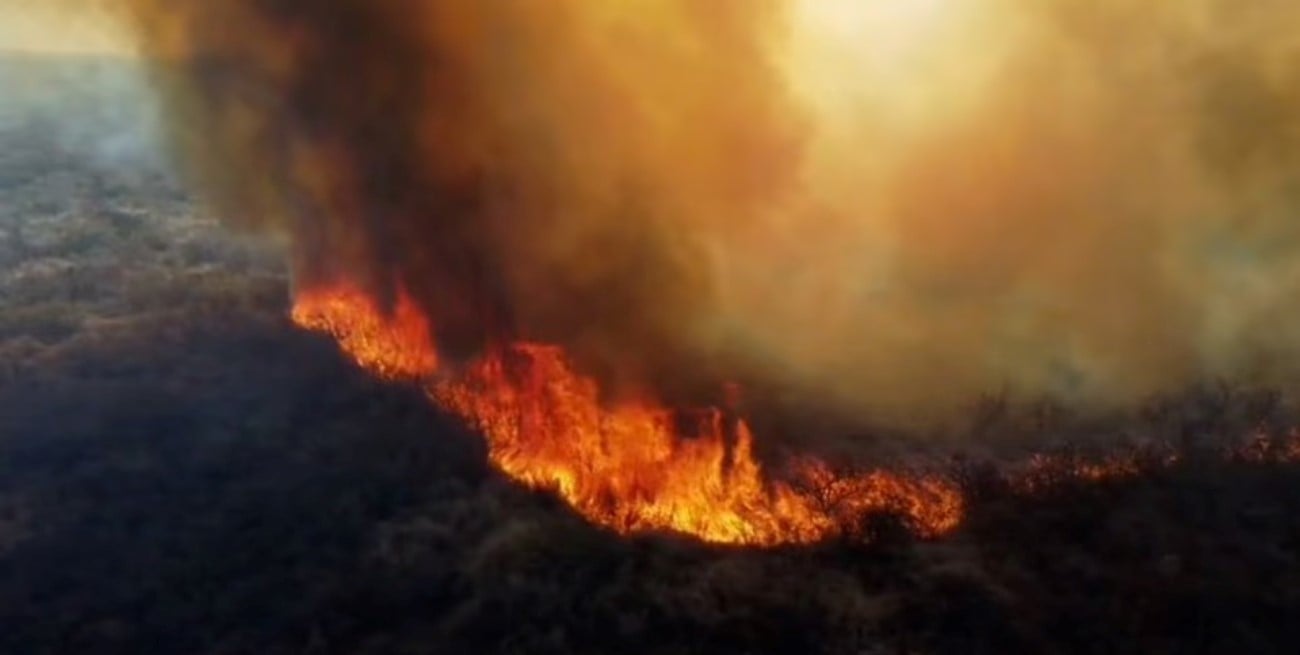 Córdoba: un hombre quedó detenido tras un incendio forestal originado por brasas