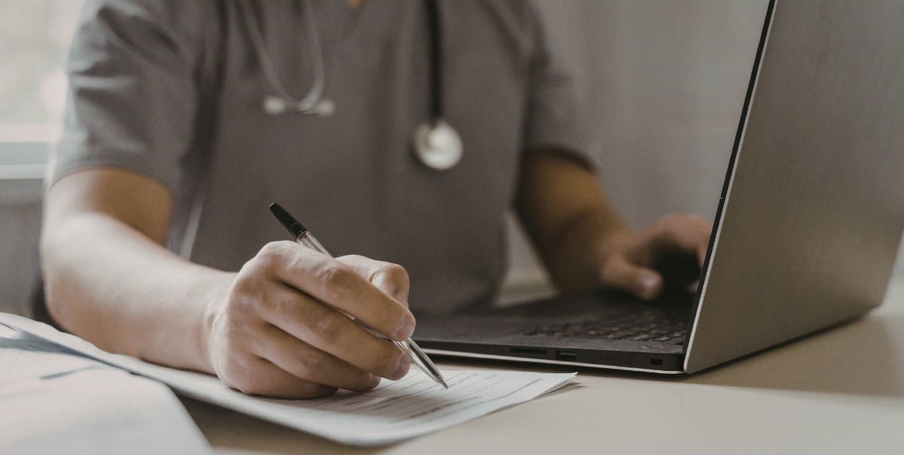 El Gobierno estableció un nuevo procedimiento para atender a extranjeros sin residencia permanente en hospitales nacionales
