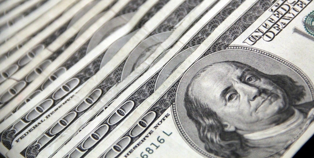 Así cerró el dólar en bancos, blue y MEP este jueves 20 de agosto
