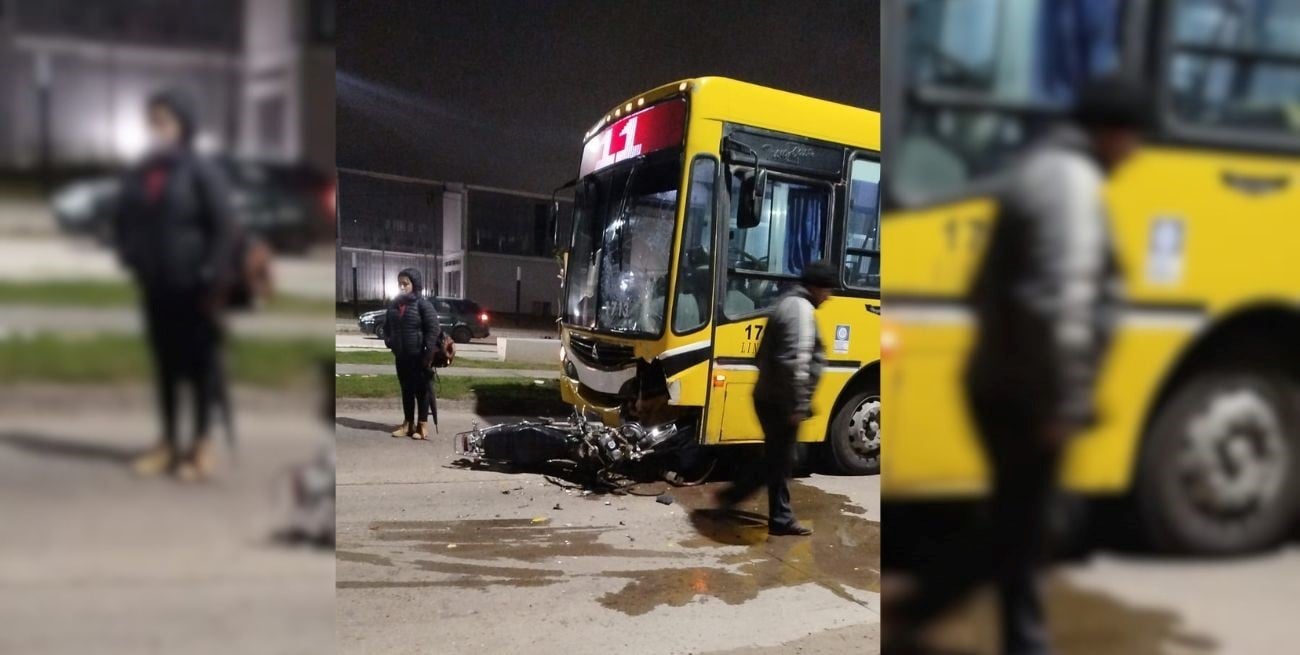 Murió un motociclista tras chocar contra un colectivo en avenida Peñaloza