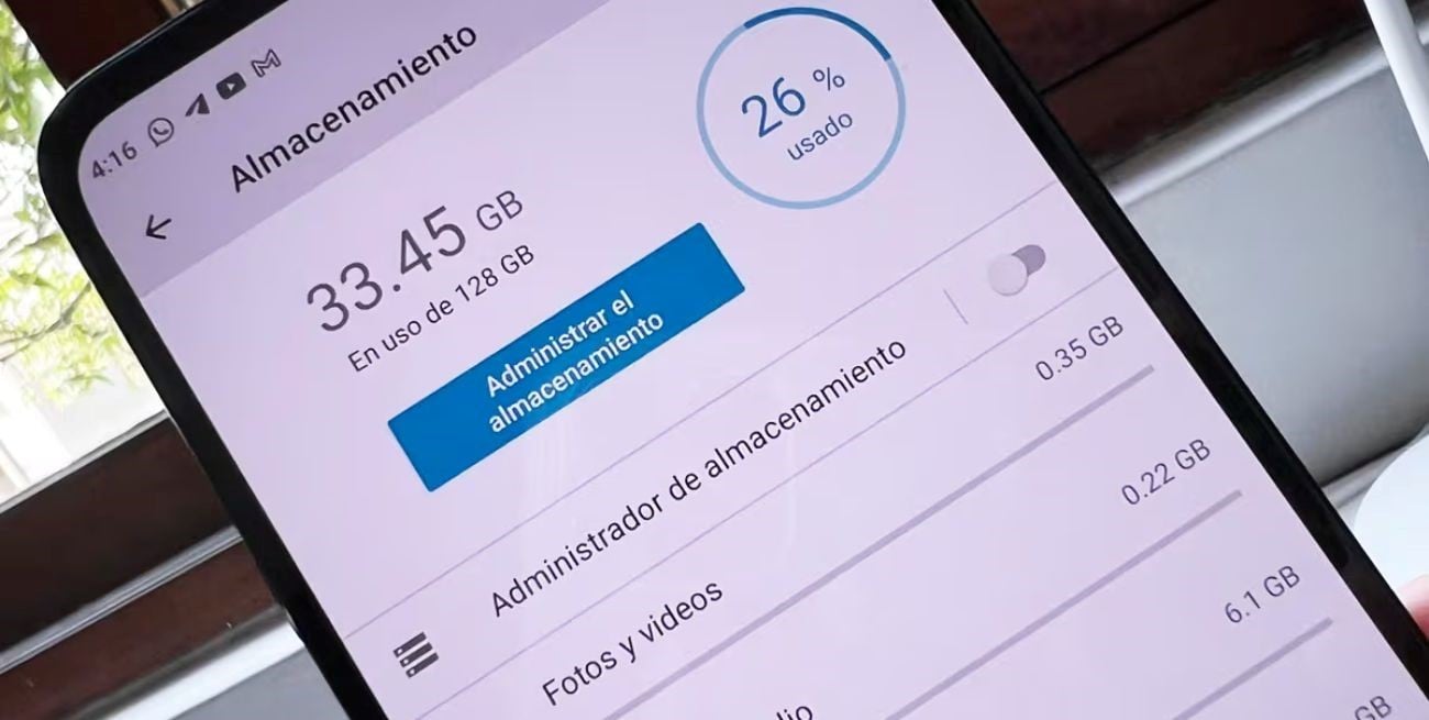 Cómo liberar espacio en el celular sin borrar fotos ni aplicaciones: los archivos que ocupan memoria sin que lo notes
