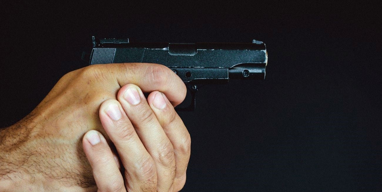 Condenaron a un hombre por desviar al mercado negro una pistola que había comprado legalmente