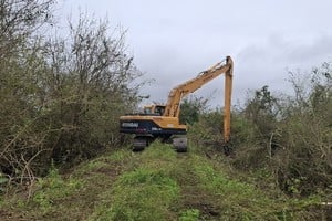 Retoman en Saladero Cabal las obras de una defensa que protege a más de 50 familias