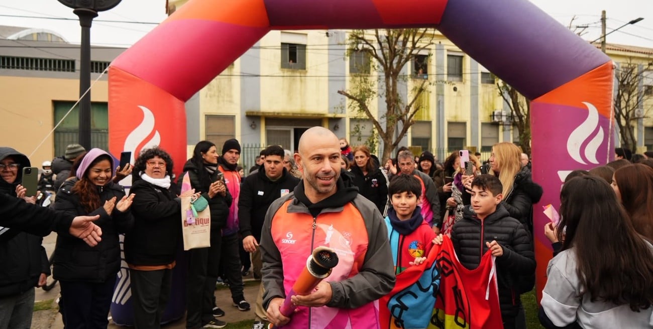 Mascherano encabezó el paso de la Antorcha Suramericana por San Lorenzo