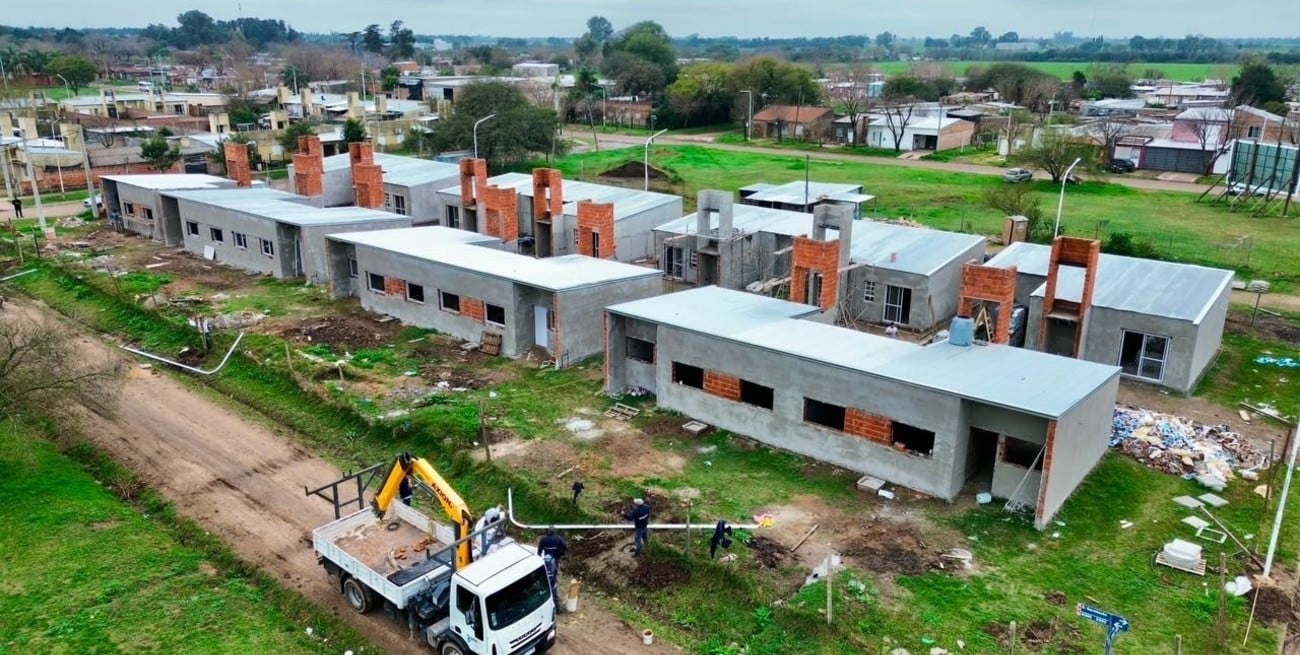 Esperanza: avanza la construcción de 14 viviendas en barrio La Orilla y se acerca el cierre de inscripción