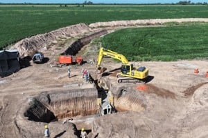 El objetivo de la comuna era lograr un escurrimiento ordenado de las aguas pluviales procedentes de Córdoba hacia Santa Fe para evitar inundaciones, anegamientos y mitigar el impacto ambiental y económico en sus hectáreas productivas.
Gentileza Diario Judicial