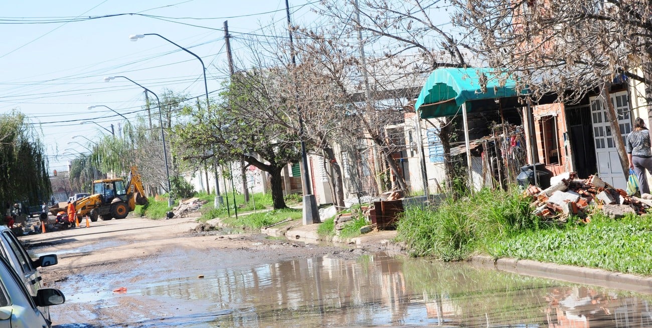 B° Los Hornos: los vecinos pretenden pagar la obra inconclusa de cloacas