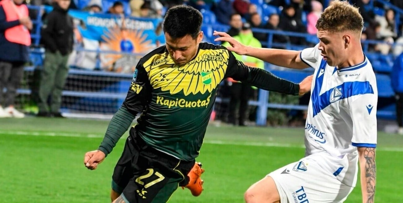 Vélez dejó escapar la punta ante Defensa y el empate terminó con pelea en el túnel
