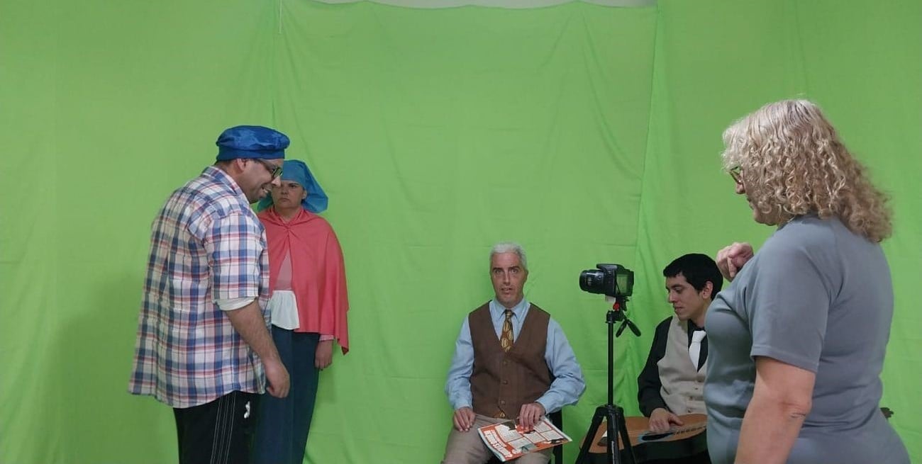 Un grupo de personas con discapacidad de Santa Fe llevó al cine una antigua leyenda rumana
