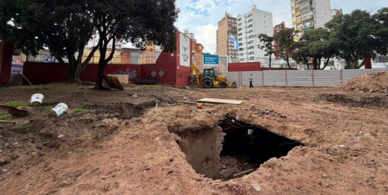 Hallaron túneles y cámaras del antiguo Mercado Norte debajo de una plaza de Rosario