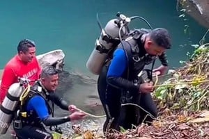 Los rescatistas no podían creer cómo sobrevivió 15 días.