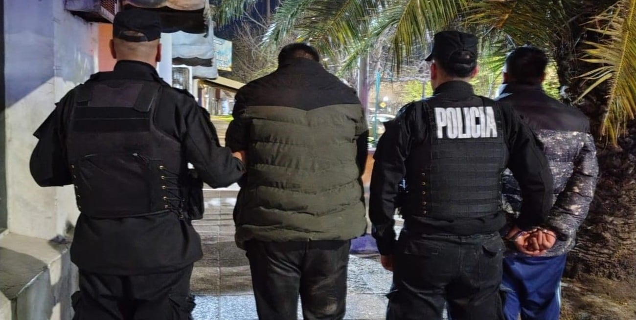 Una masa, tres perros y un niño esposado: el procedimiento que terminó en una causa por drogas