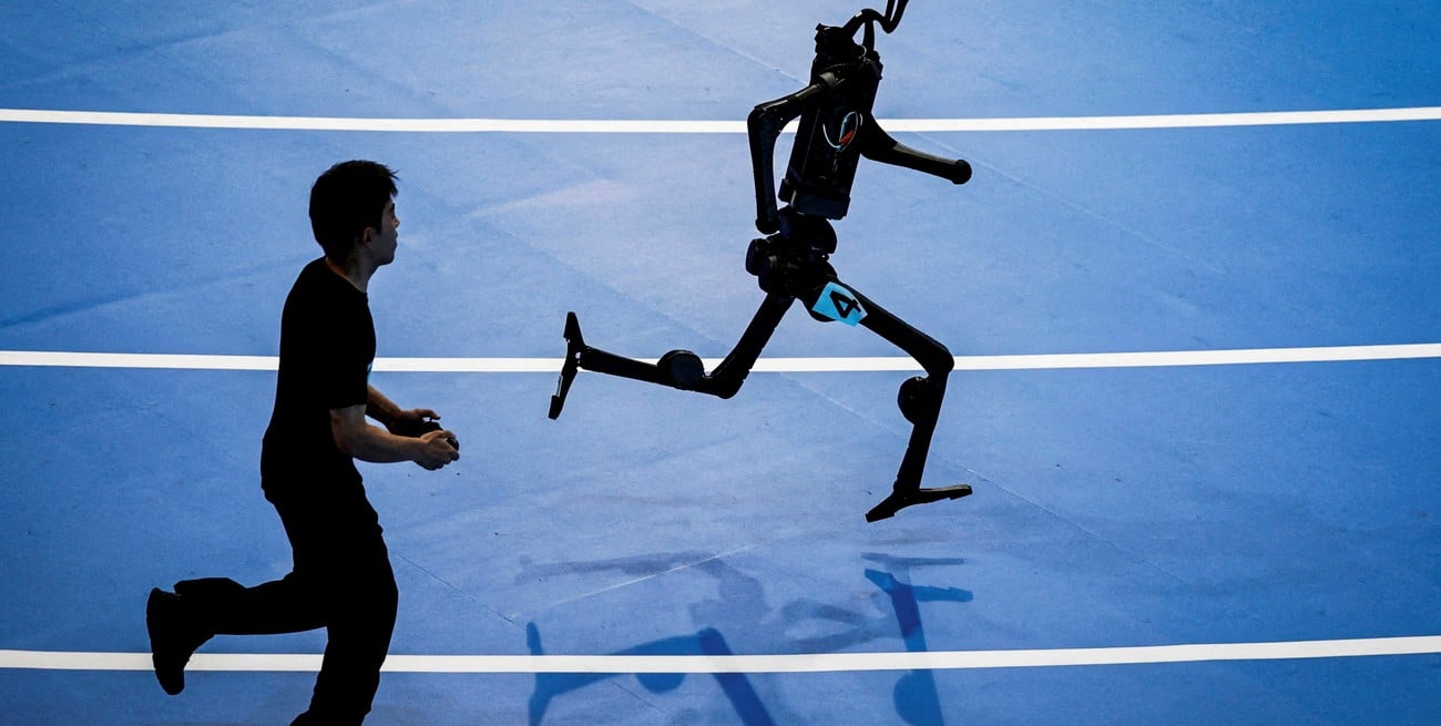 Presentaron a "Superman", un robot humanoide que corre más rápido que Usain Bolt