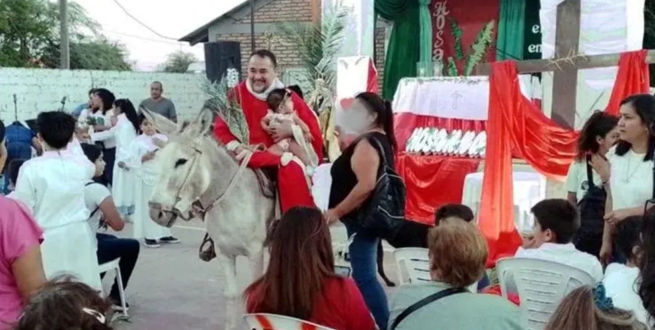 Santiago del Estero: un sacerdote chocó a jóvenes en moto y escapó del lugar