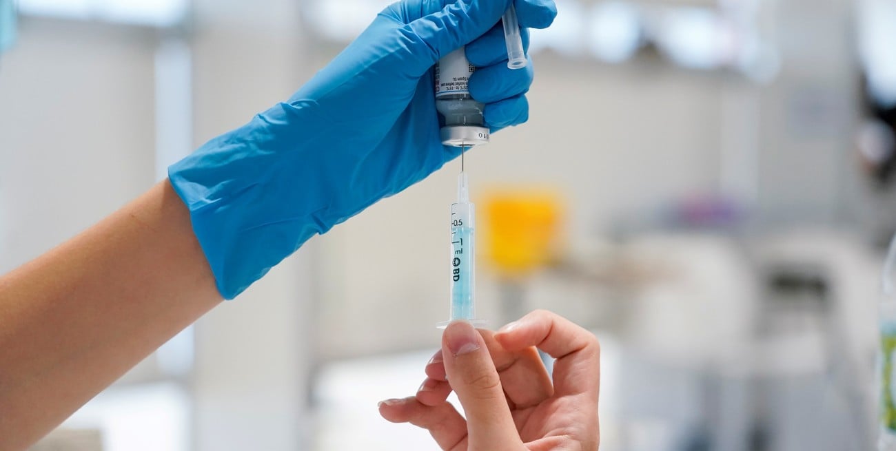 Vacuna contra el melanoma: qué se sabe del tratamiento de Moderna y Merck contra el cáncer de piel