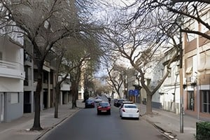 El hecho ocurrió  en un departamento ubicado en el quinto piso de un edificio de calle Paraguay al 1700 .