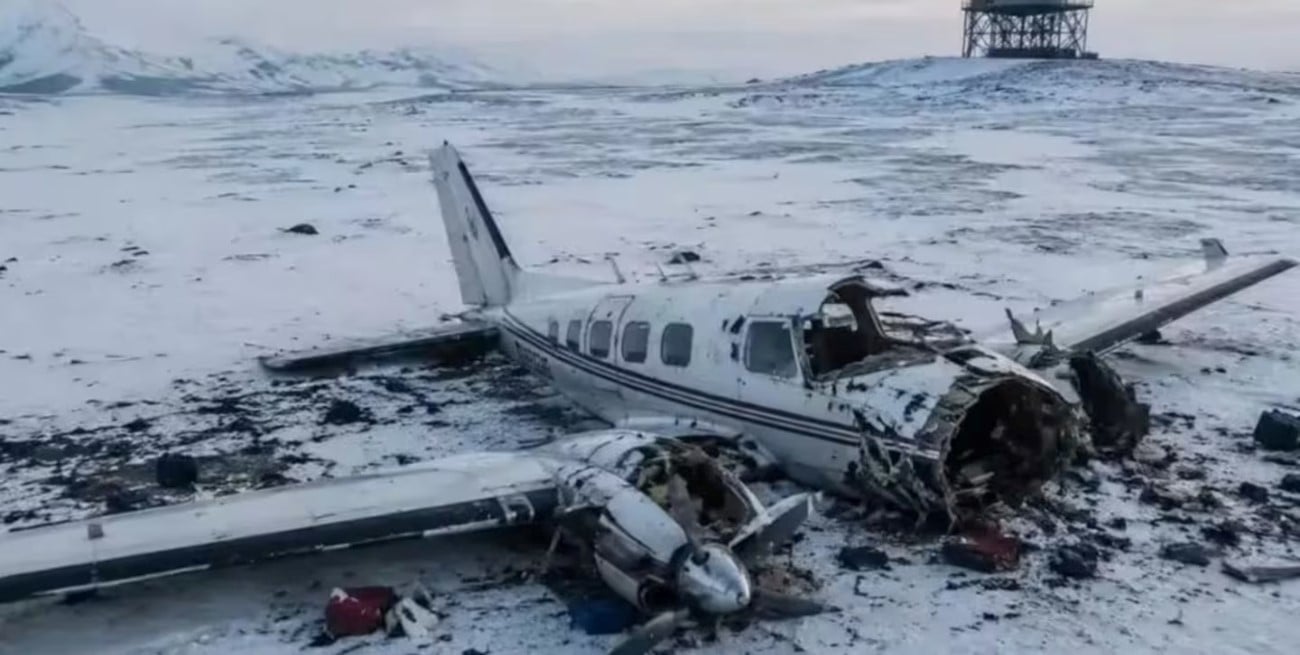 Ocho muertos tras la caída de un avión chárter en un remoto sitio de Alaska