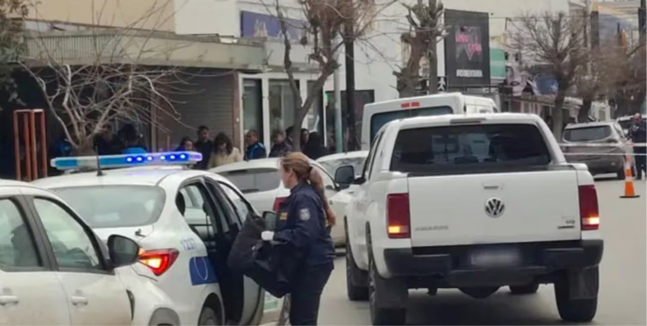 Un intento de robo en una joyería de Trelew terminó con un delincuente muerto