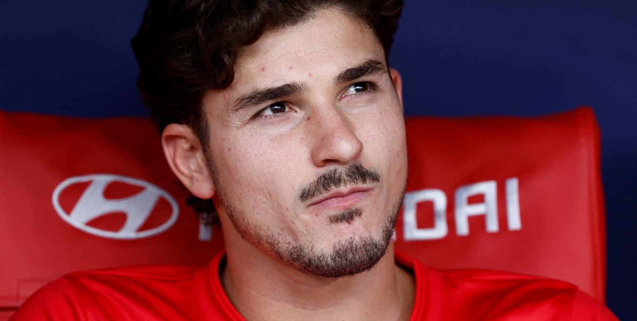 Estruendosa silbatina contra Julián Álvarez de parte de los hinchas del Atlético Madrid