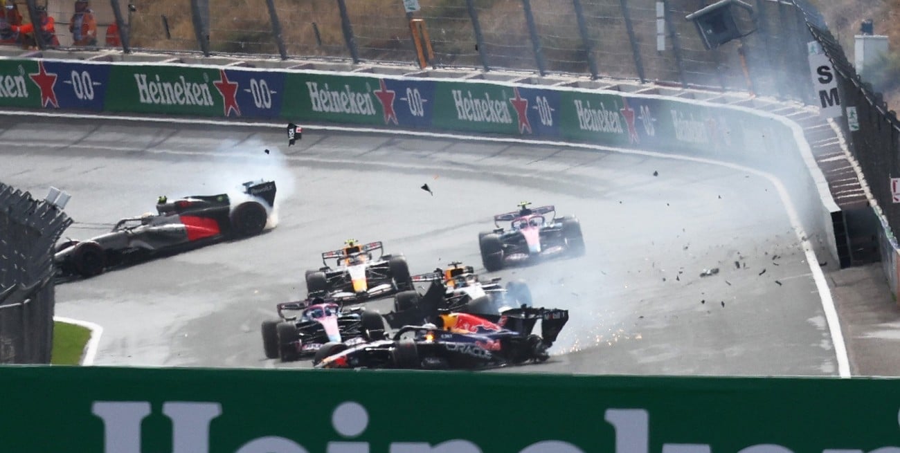 Bandera roja y caos en el arranque: el incidente de Verstappen detuvo la carrera en Países Bajos