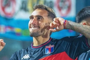 Mauro Méndez abrió el marcador a los seis minutos tras un córner de Saralegui.
