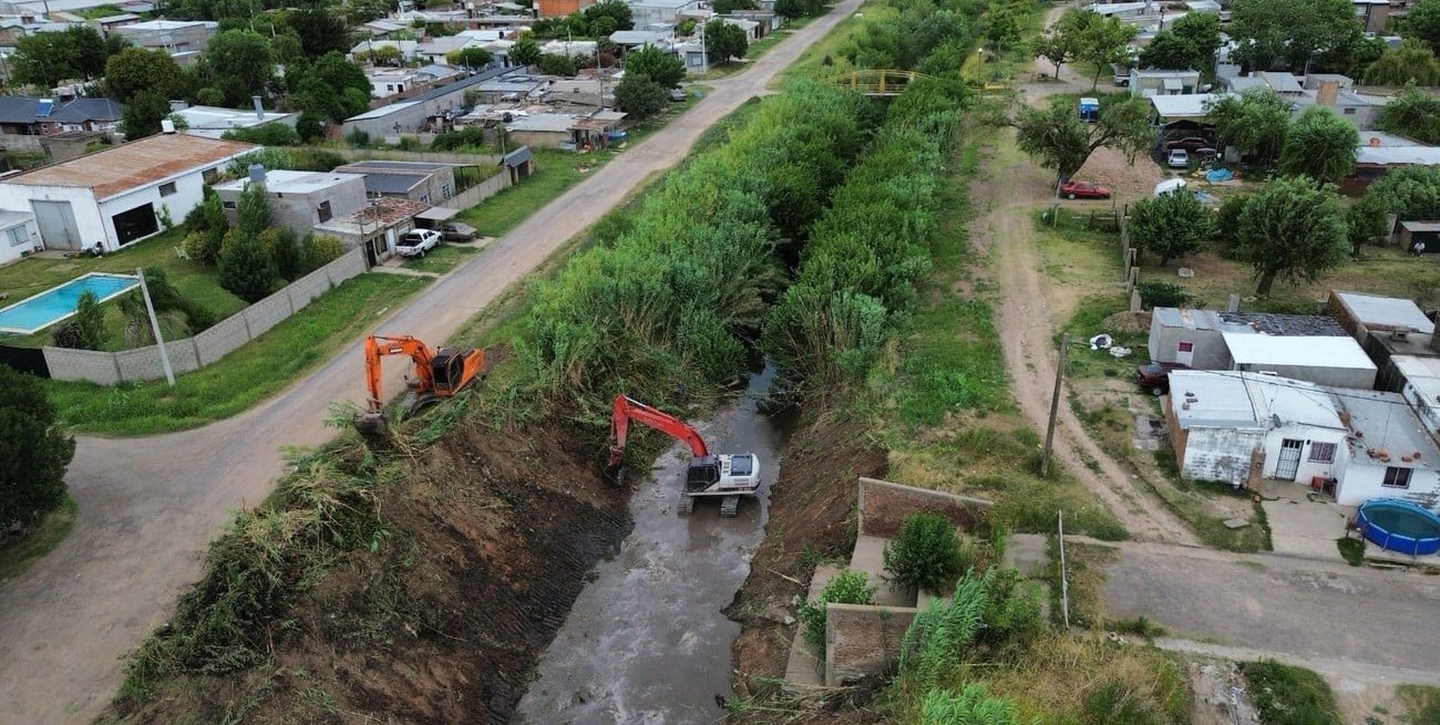 Santa Fe da un nuevo paso para la limpieza de los canales troncales en el norte